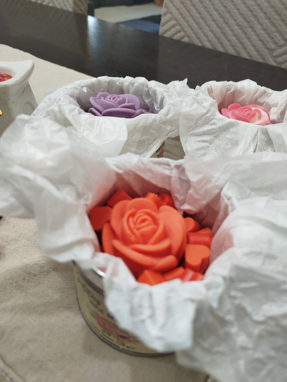 Wax melts en lata con rosa de Gotitas de Amor, foto 3